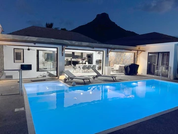 4 Bedroom Villa