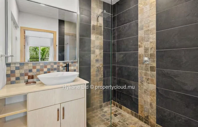 Appartement À Louer À Bain Boeuf