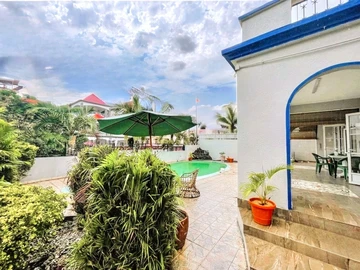 6 Bedroom House