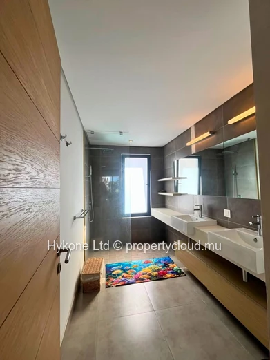 Apartment For Sale In Mont Choisy (G+2)