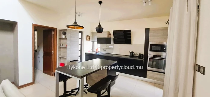 Villa For Sale In Albion