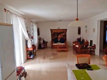 7 Bedroom House