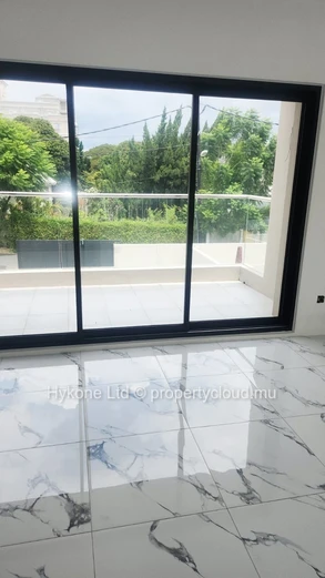 Duplex Neuf À Vendre À Quatre Bornes