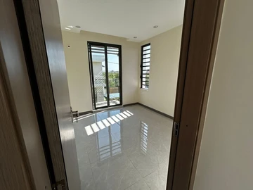 5 Bedroom Villa