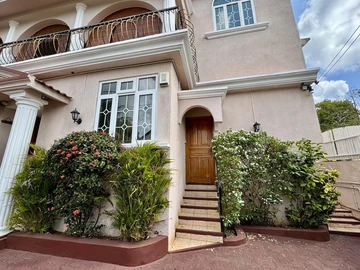 6 Bedroom House