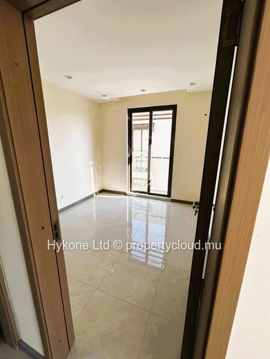 New Villa For Sale In Pereybere