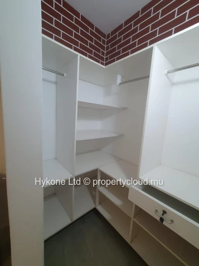 Villa For Sale In Pereybere