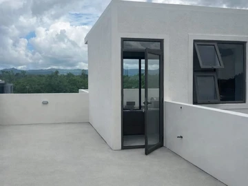5 Bedroom Villa