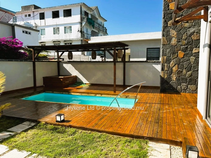 New Villa For Sale In Pereybere