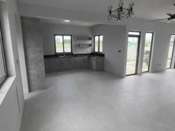 5 Bedroom Villa