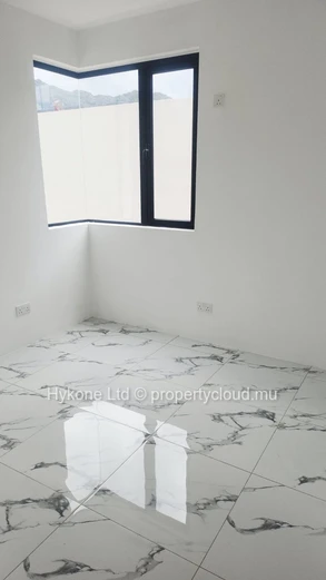 Duplex Neuf À Vendre À Quatre Bornes