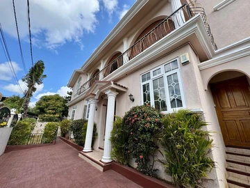 6 Bedroom House
