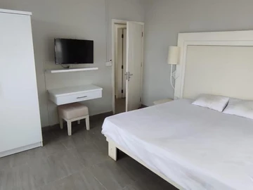 4 Bedroom Apartment
