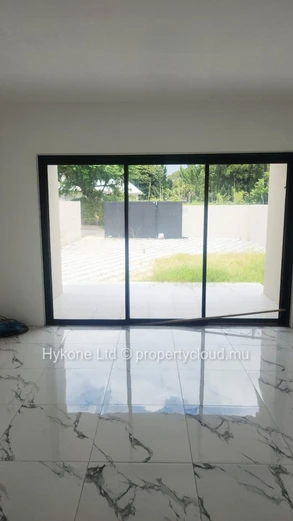 Duplex Neuf À Vendre À Quatre Bornes