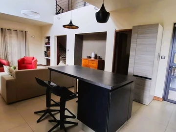 5 Bedroom Villa