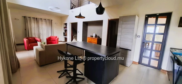 Villa For Sale In Albion