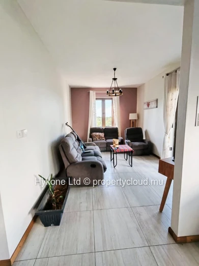 Apartment For Sale In Albion (3-Story Building)