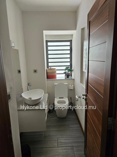 Apartment For Rent In Black Rock, Tamarin