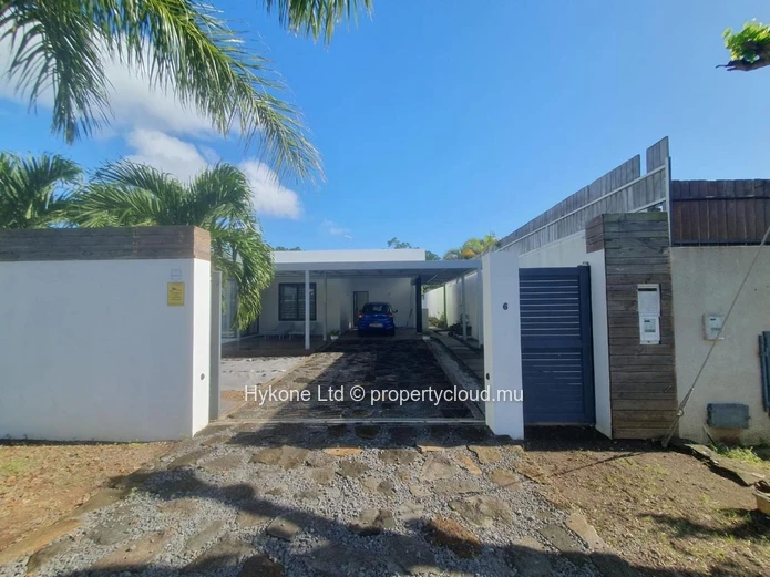 Villa For Sale In Pereybere