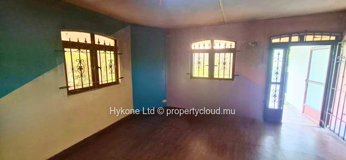 House For Sale In Seizieme Mille, Forest Side