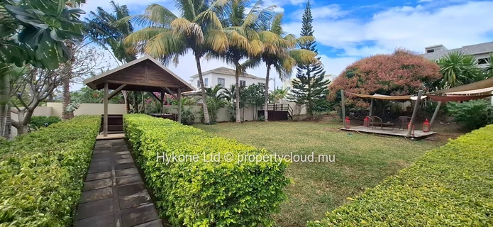 Villa For Sale In Albion
