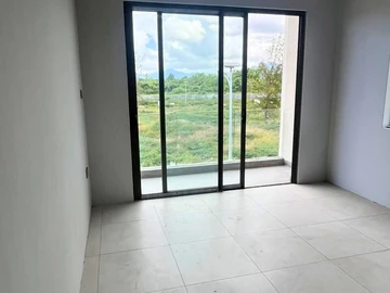 5 Bedroom Villa