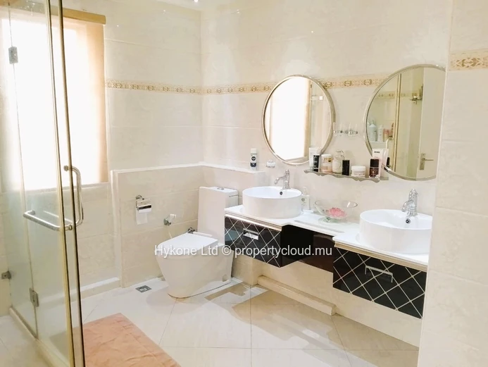 Villa For Sale In Rose Hill