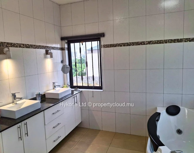 Villa For Sale In Belle Rose