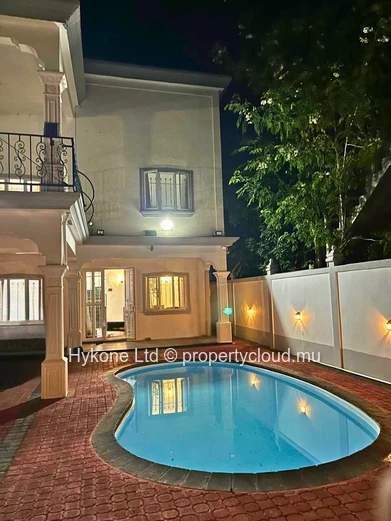 Villa For Rent In Pereybere 