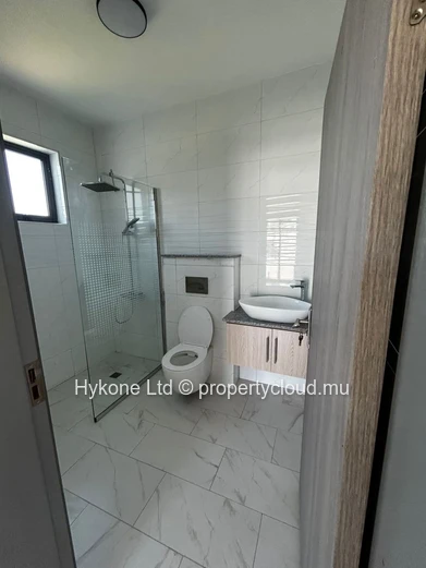 New Villa For Sale In Pereybere