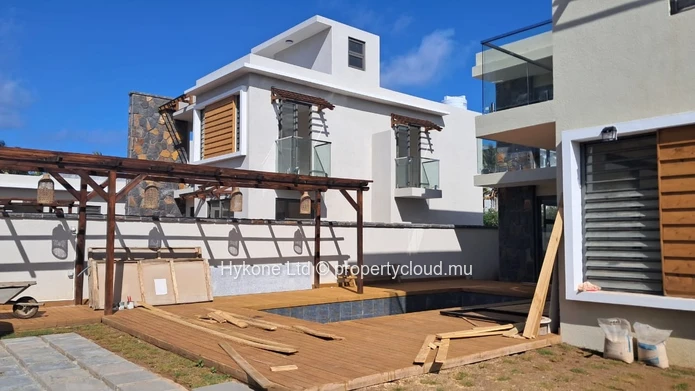 New Villa For Sale In Pereybere