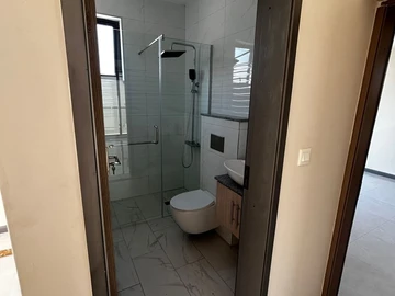 5 Bedroom Villa