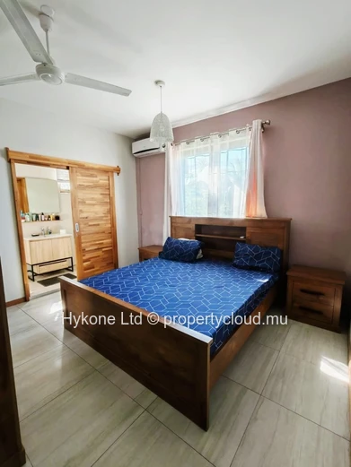 Apartment For Sale In Albion (3-Story Building)