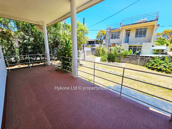 Ground-Floor Apartment For Sale In Quatre Bornes