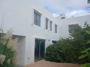 5 Bedroom Villa
