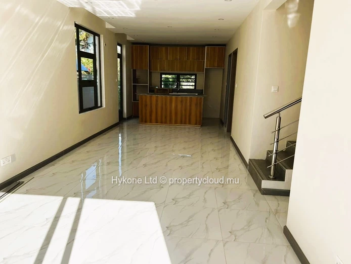New Villa For Sale In Pereybere