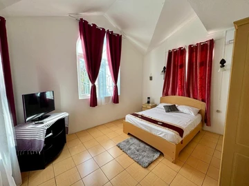 6 Bedroom House