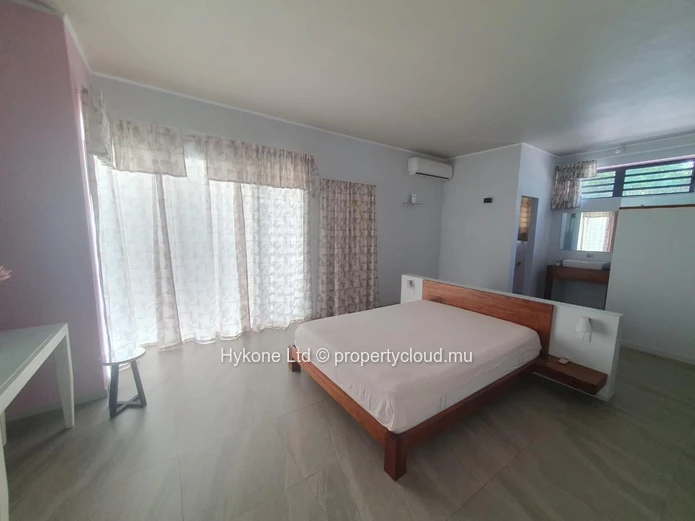 Villa For Sale In Pereybere