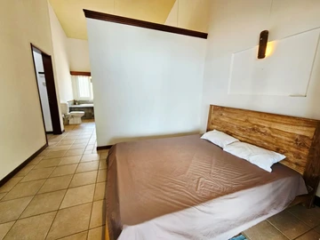 5 Bedroom Villa