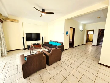 5 Bedroom Villa