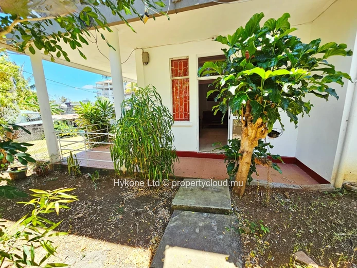 Ground-Floor Apartment For Sale In Quatre Bornes