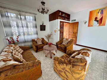 6 Bedroom House